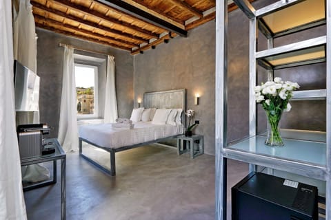 Comfort Suite (1° floor) | 1 bedroom, hypo-allergenic bedding available, down comforters