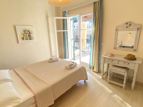 Standard Apartment | Travel crib, free WiFi, bed sheets
