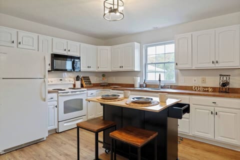 Coffee maker, blender, pots/pans — just bring groceries!