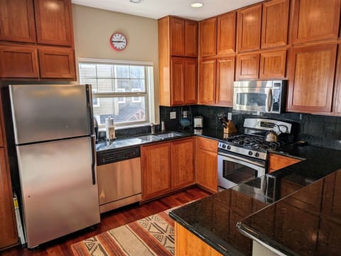 Fully equipped kitchen.