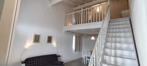 Traditional Duplex | Living area