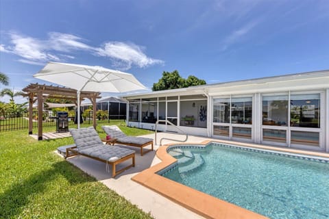 Beautiful 2 bed 2 bath villa located in Charlotte Harbor Area