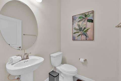  This villa has a total of 5.5 bathrooms.