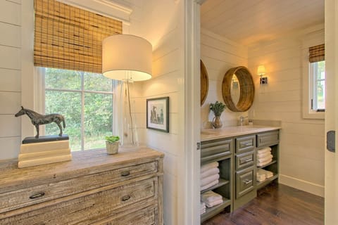 Exclusive Cottage | Egyptian cotton sheets, premium bedding, down comforters, pillowtop beds