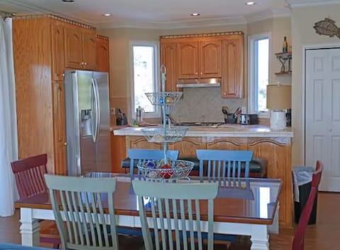Dining Room/ Kitchen