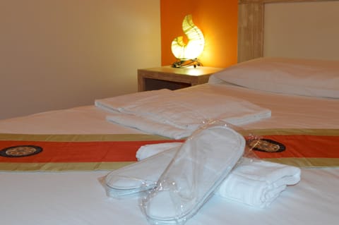 Double or Twin Room (Arancio) | 1 bedroom, minibar, desk, soundproofing