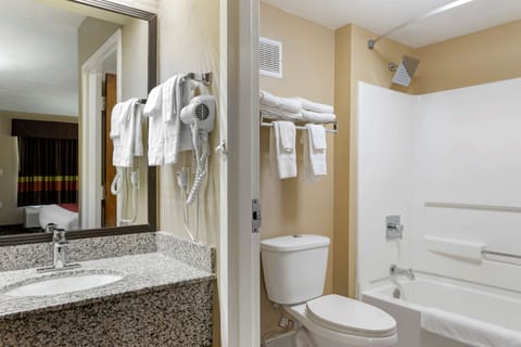 Laptop workspace, iron/ironing board, free WiFi, bed sheets