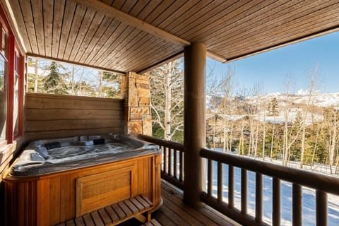 Soothing private hot tub with stunning scenery