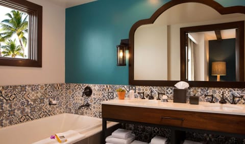 Waterfront Fireplace Jr Suite Bathroom