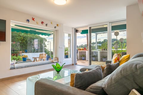 Luxury Apartment | Living area | Smart TV