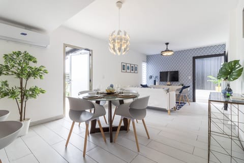 Family Villa | Dining room