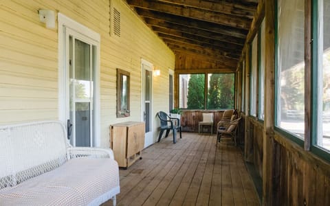 Bayside Rooms | Individually furnished, blackout drapes, soundproofing