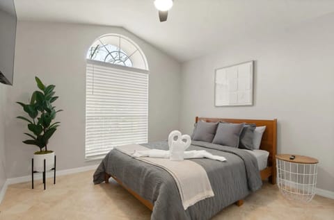 Queen bed comfort awaits!