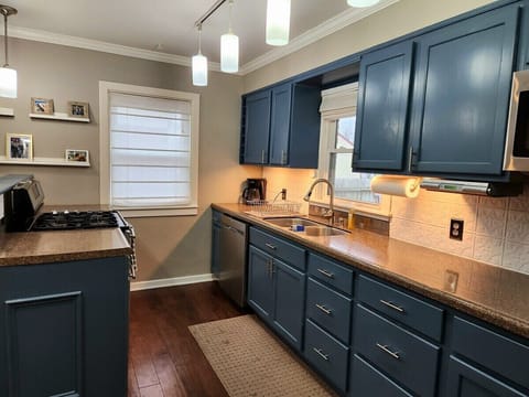 Kitchen w/ Stainless Steel appliances