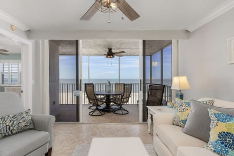 Condo, 2 Bedrooms | Living area