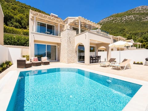 Beautiful villa with private pool and terrace with sea views