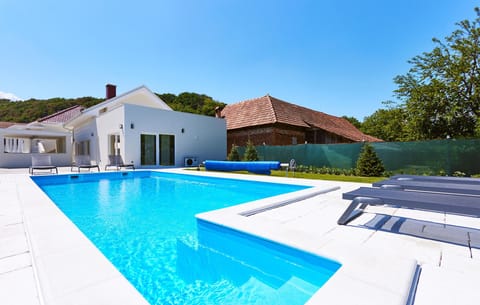 pool