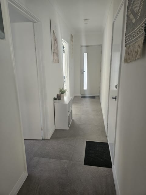 Front Entrance/Hallway