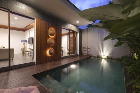Deluxe Villa | Living area | LED TV
