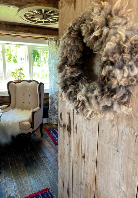 Romantic Cabin | Pillowtop beds, individually decorated, free WiFi, bed sheets