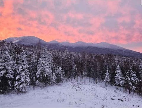 Beautiful views of Cannon Mountain and the Kinsmans!
