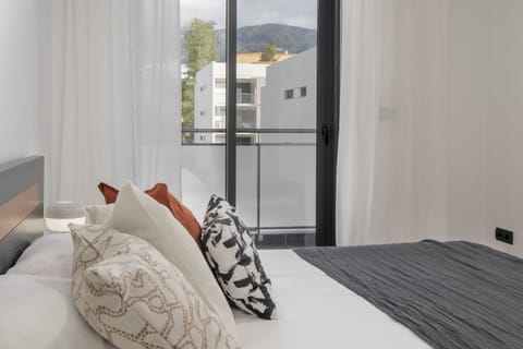 Basic Apartment | 3 bedrooms, desk, laptop workspace, iron/ironing board
