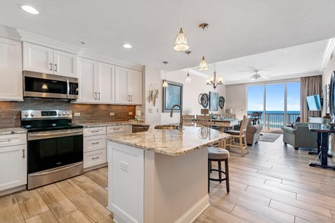 Condo, Multiple Beds (Spanish Key 305) | Private kitchen | Oven, toaster, paper towels