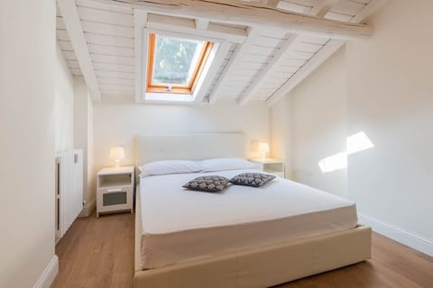 Classic Suite | Down comforters, desk, laptop workspace, soundproofing