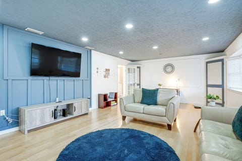 Living Room | Free WiFi | Smart TV