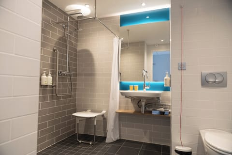 Standard Room, 1 Queen Bed, Accessible | Bathroom | Shower, free toiletries, hair dryer, towels