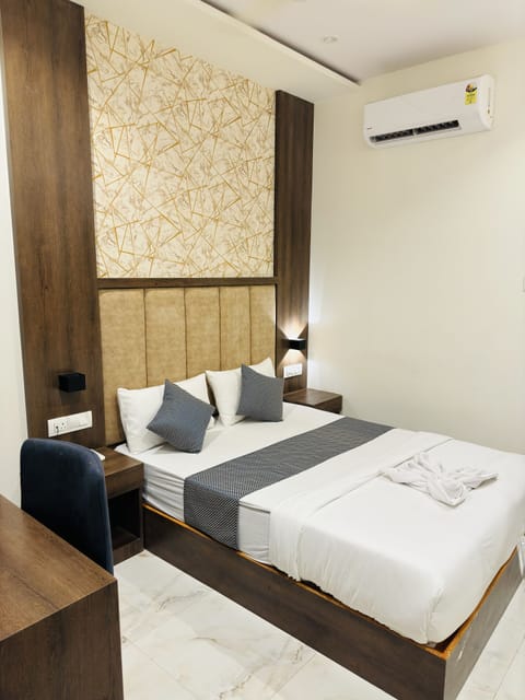 Standard Room | 1 bedroom, desk, laptop workspace, free WiFi