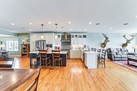 House (4 Bedrooms) | Interior