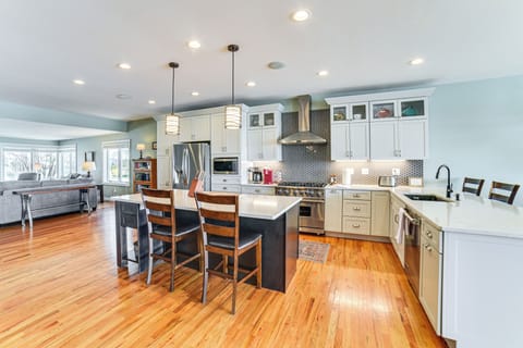 House (4 Bedrooms) | Interior