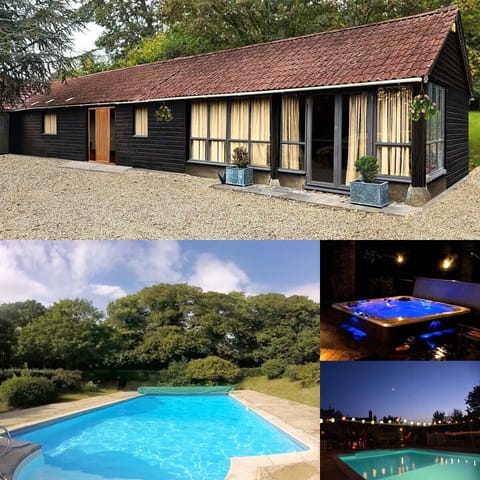 2 Bedroom Cottage with hot tub and swimming pool.