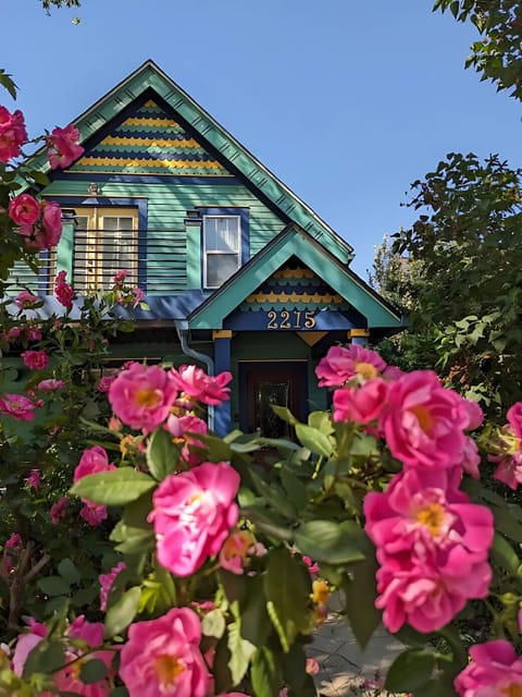 Exterior of Captain's Cove in the summertime!
