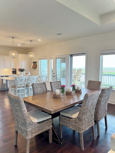 Open concept dining and kitchen