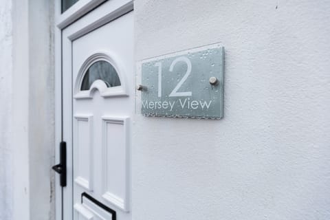 Contact Free Check in and out with smart door handle