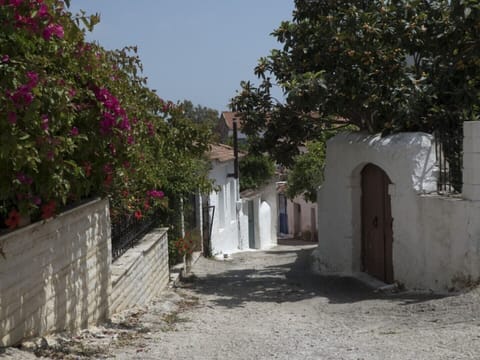 Back lanes of Methoni