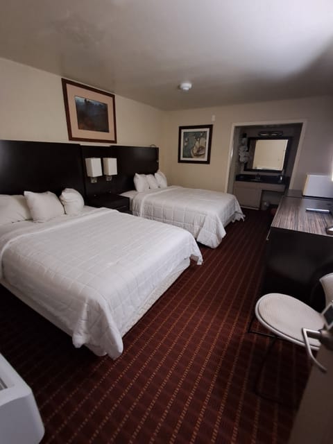 Basic Double Room | Free WiFi, bed sheets