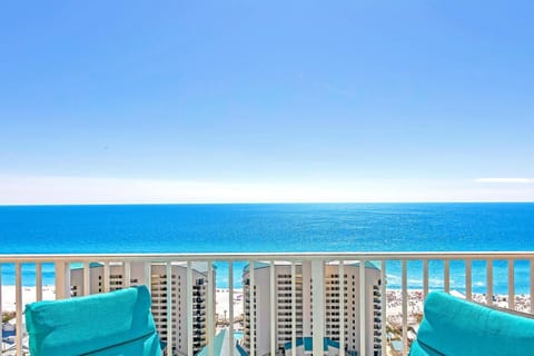 Condo, 1 King Bed with Sofa bed (Laketown Wharf 2017) | Property grounds