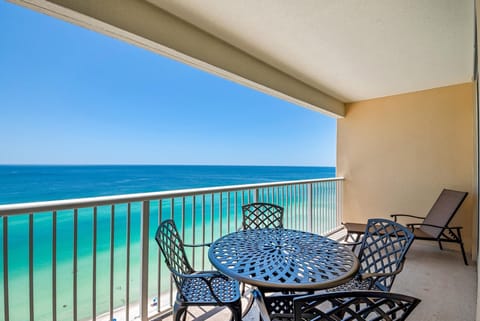 Condo, Multiple Beds (Majestic Beach Towers 2-1905) | Outdoor dining