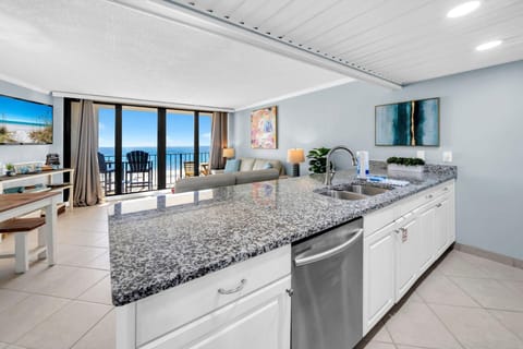 Condo, Multiple Beds (Edgewater Tower 2-408) | Interior