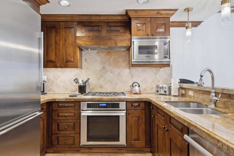 AspenMtnResidences-26B3-3963