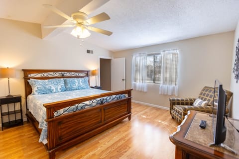 Master Bedroom 1 with King bed