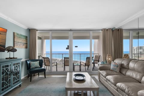 Condo, Multiple Beds (Shoreline Towers 3104) | Living area | TV