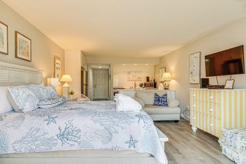 Hilton Head Island Vacation Rental | Studio | 1BA | 960 Sq Ft | Stairs Required