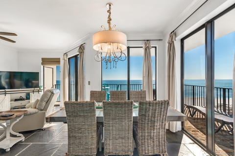 Condo, Multiple Beds (Phoenix VII 1401) | Dining