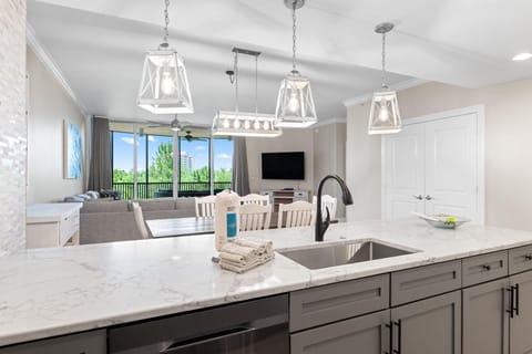 Condo, 2 Queen Beds (Lost Key B304) | Interior