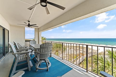 Condo, Multiple Beds (Shipwatch D401) | Outdoor dining