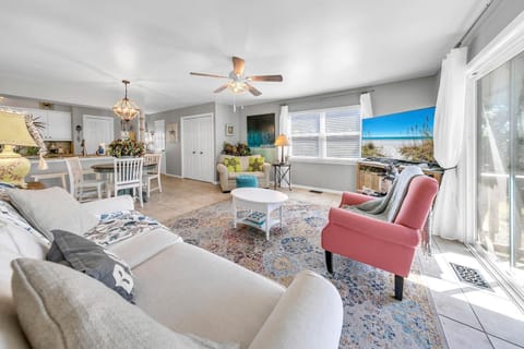 House, Multiple Beds (Cassine Gardens 108- Sandy Daze) | Living area | TV